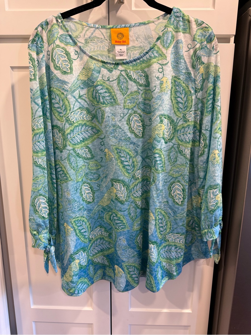 Ruby Rd. Blue Green Leaf-Print Long Sleeve Scoop Neck Top with Parrots Size XL